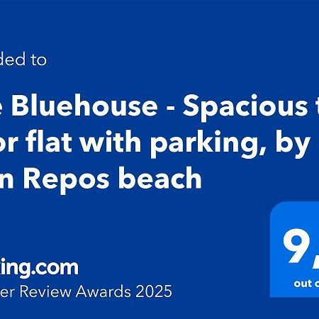 The Bluehouse - Spacious Top Floor Flat With Parking, By Mon Repos Beach コルフ島 エクステリア 写真
