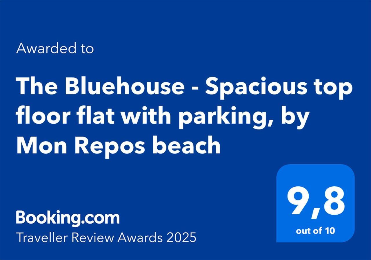 The Bluehouse - Spacious Top Floor Flat With Parking, By Mon Repos Beach コルフ島 エクステリア 写真